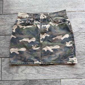 GAP WOMENS JEAN SKIRT 24P ARMY CAMO‎ DENIM ZIPPER POCKETS SHORT MINI